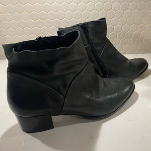 Paul Green- Black leather ankle boot